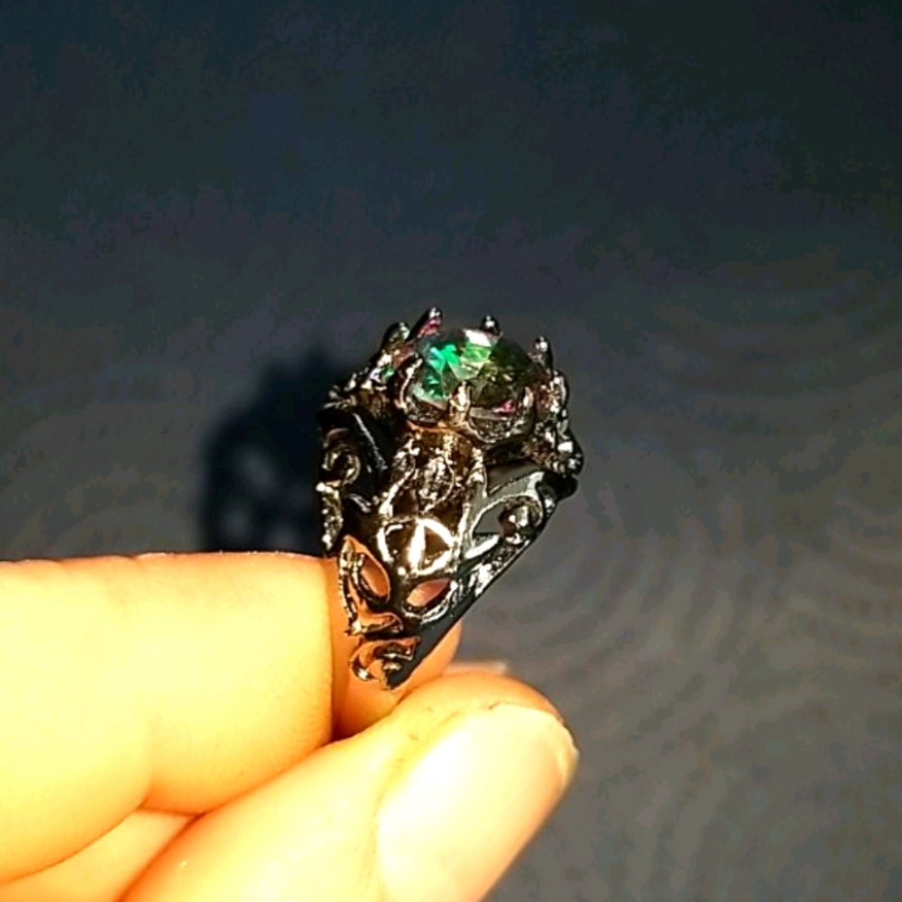 4 Pretty Rings - Picture 12 of 12